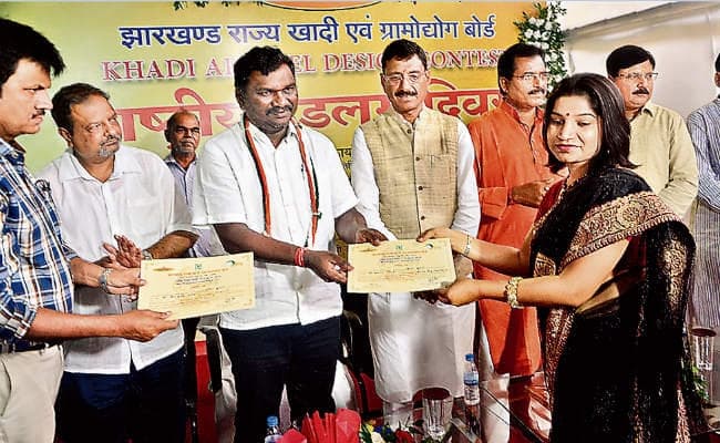 रांची : देश से लेकर विदेश तक भारतीयता की पहचान है खादी : अमर कुमार बाउरी