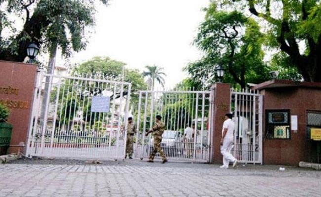 उत्तर प्रदेश : सरकारी बंगलों में काबिज छोटे दलों और संस्थाओं के दफ्तर होंगे बाहर