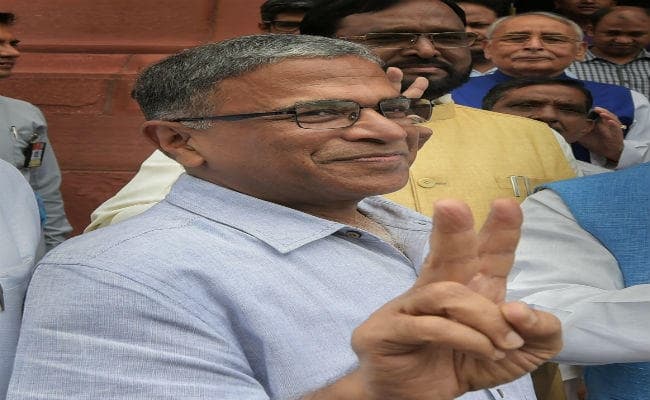 उपसभापति चुनाव में बीके हरिप्रसाद के मुकाबले हरिवंश का पलड़ा भारी, आधे से अधिक सदस्य दे सकते हैं समर्थन