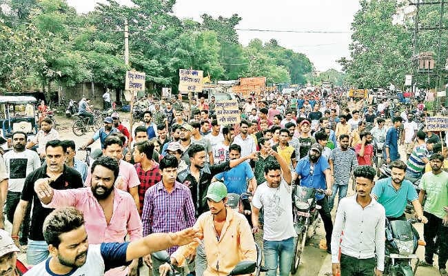 चक्रधरपुर : मंदिर से मुकुट व चार लाख रुपये की चोरी, प्रतिमाओं को किया गंदा