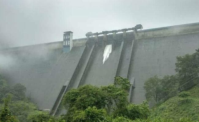केरल में भारी बारिश और लैंड स्लाइड से 20 की मौत, 26 साल बाद खोला गया इडुक्की डैम