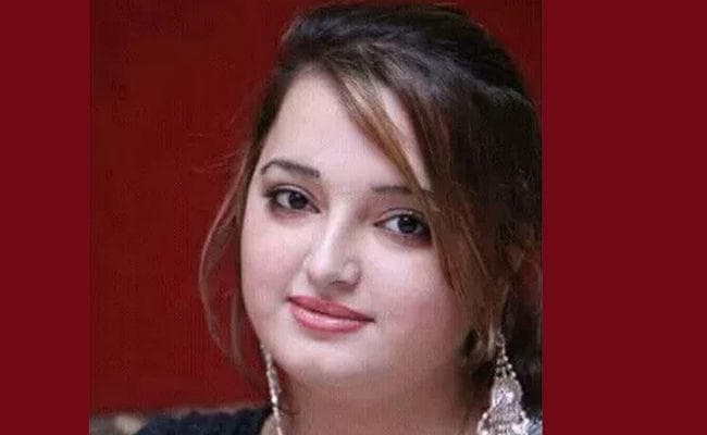 पाकिस्‍तान में अभिनेत्री व गायिका रेशमी की हत्‍या, पति ने मारी गोली!