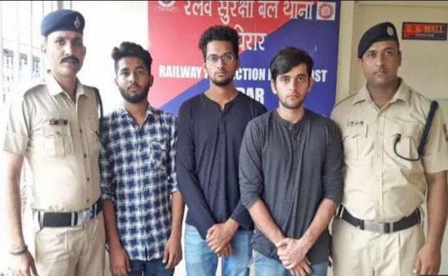 Kiki Challenge: कोर्ट ने इन तीन युवकों के खिलाफ सुनाया यह मजेदार फैसला...