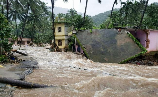 केरल में बारिश और भूस्खलन से 26 लोगों की चली गयी जान, खोले गये दर्जनों बांधों के गेट