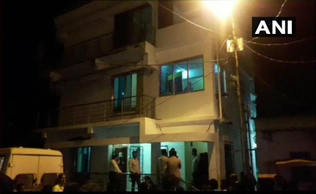 महाराष्ट्र के पालघर में विस्फोटक जब्त, आरडीएक्स होने का संदेह, जांच जारी