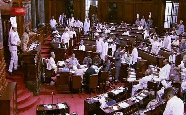 #TripleTalaqBill : राफेल पर कांग्रेस का हंगामा, राज्यसभा में नहीं पेश हो सका बिल