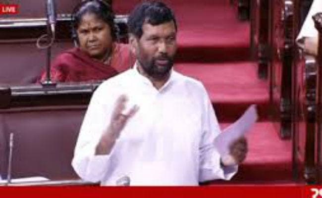 राज्‍यसभा में जवाब देते हुए रामविलास ने कहा, चार साल में भूख से किसी राज्य में मौत की सूचना नहीं