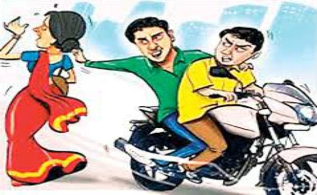 बाइकर्स गैंग के आरोपितों को पकड़ने के लिए की छापेमारी