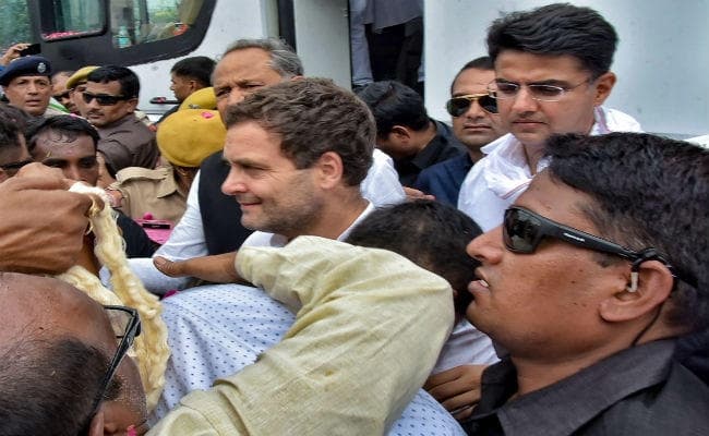भाजपा के गढ़ जयपुर में राहुल का रोडशो, राफेल सौदे में प्रधानमंत्री पर लगाया भ्रष्टाचार का गंभीर आरोप