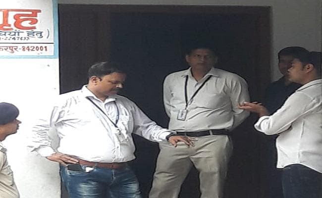 मुजफ्फरपुर कांड : दिनभर पूछताछ के बाद CBI ने ब्रजेश ठाकुर के बेटे को हिरासत में लिया, देखें...VIDEO