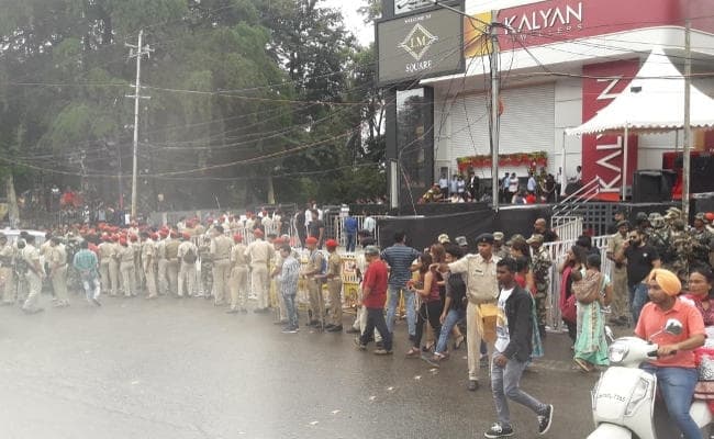 बॉलीवुड एक्ट्रेस कैटरीना की एक झलक पाने के लिए मचल उठी रांची, बुलानी पड़ी पुलिस फोर्स