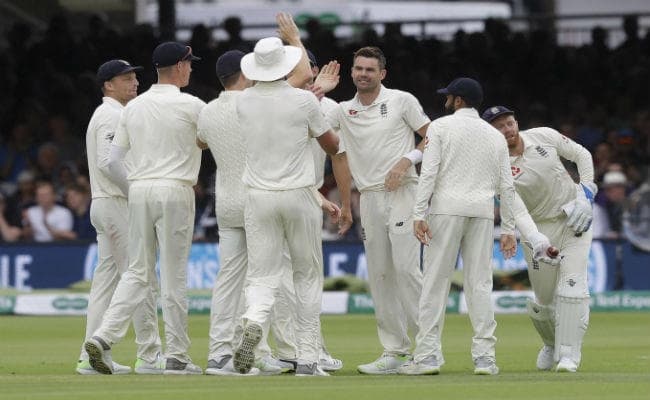 ब्राड-एंडरसन के तूफान में उड़ा भारत, पारी और 159 रन से हारा