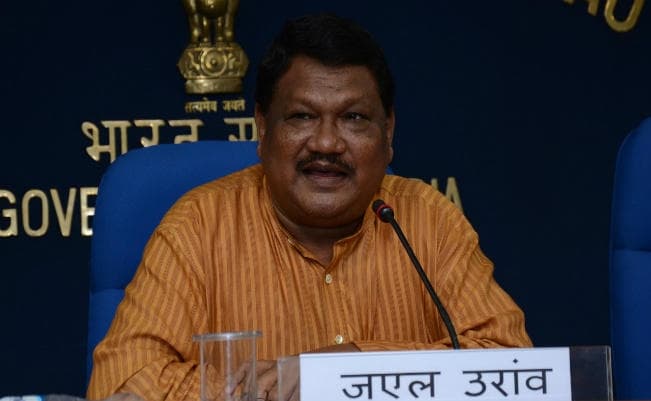 धर्मांतरित आदिवासियों को भी मिलता रहेगा आरक्षण का लाभ : केंद्र सरकार