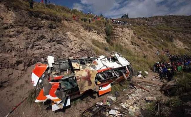 बार्सीलोना फुटबॉल क्लब के 10 प्रशंसकों की बस दुर्घटना में मौत