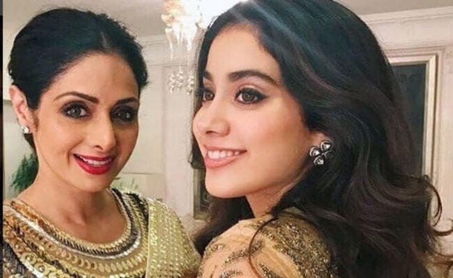 श्रीदेवी के जन्‍मदिन पर बेटी जाह्नवी ने शेयर की ये खूबसूरत तसवीर