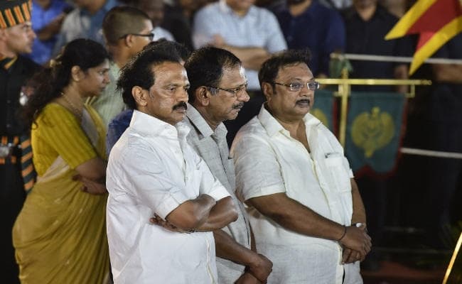 करुणानिधि के जाने के बाद अन्नाद्रमुक की राह पर बढ़ चला द्रमुक, अलागिरि ने जतायी दावेदारी