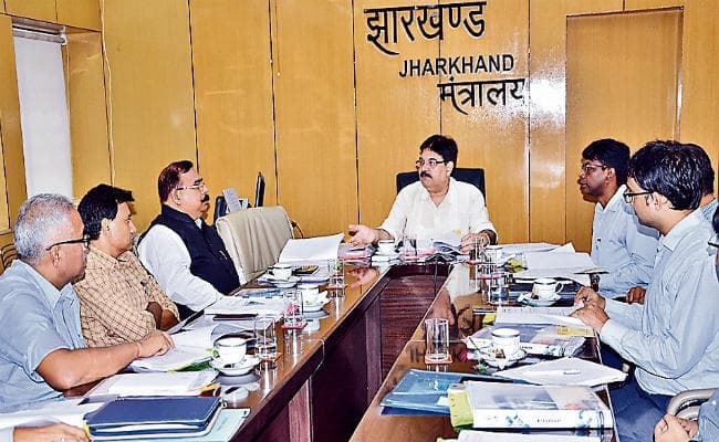 रांची  : क्षेत्रवार निर्धारित करें वाहनों की गति सीमा : मुख्य सचिव