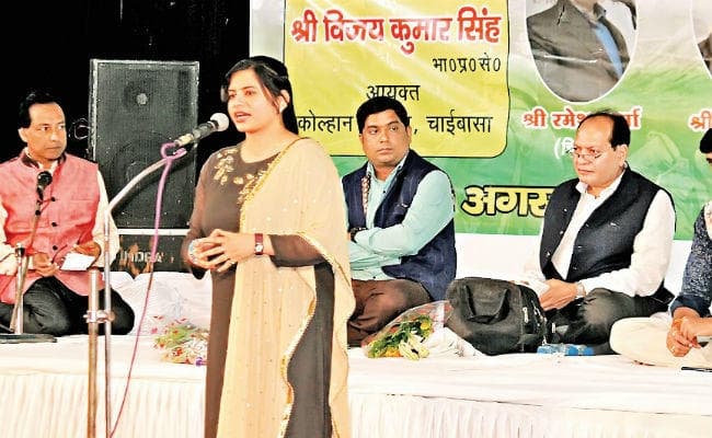 राहुल गांधी पर चुटकी : खादी पहन संसद में तुमने आंख मारी