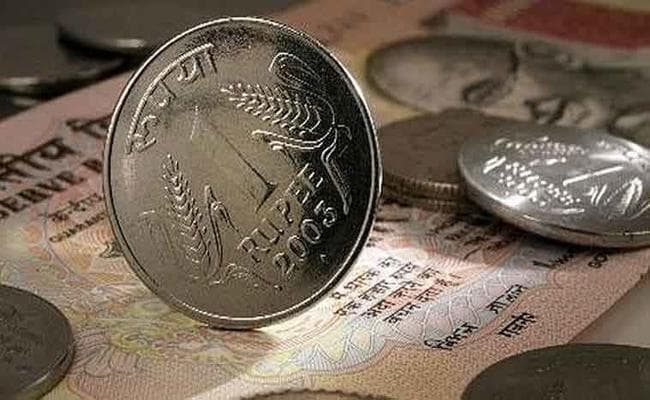 आजादी के 72 साल में रुपया 70 के पार, सरकार ने कहा-चिंता की कोर्इ बात नहीं