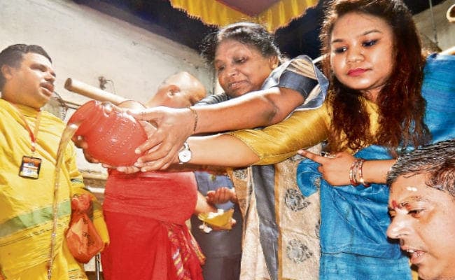 देवघर : राज्यपाल ने बाबा से मांगी राज्य की समृद्धि