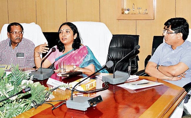 रांची : टीकाकरण में पिछड़ने पर प्रधान सचिव ने मांगा जवाब