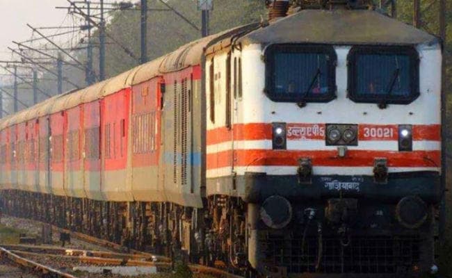रांची :आज से मुरी में रुकेगी राजधानी एक्सप्रेस
