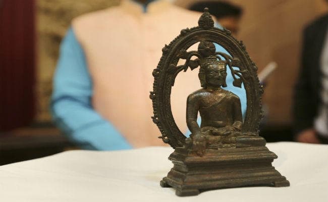 London Police ने भारत को लौटायी बुद्ध की 12वीं सदी की कांस्य मूर्ति