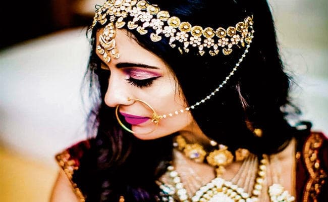 नये-नवेले ट्रेंड के नथ, लाल जोड़े पर जंचेगी ये सिल्वर नथ