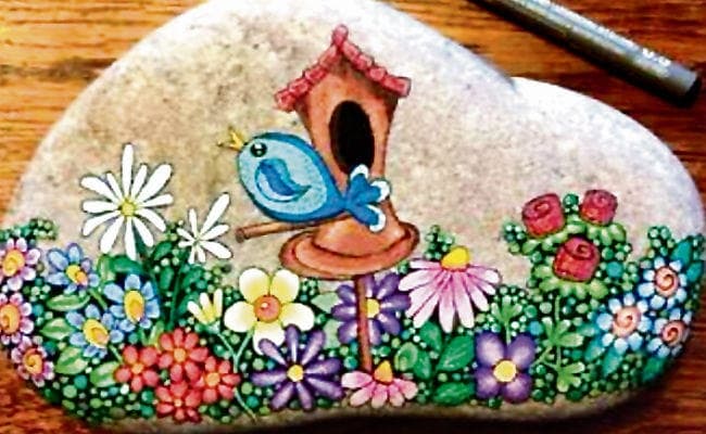 हॉबी बना इनकम सोर्स, कबाड़ से रच रही हैं सुंदर संसार