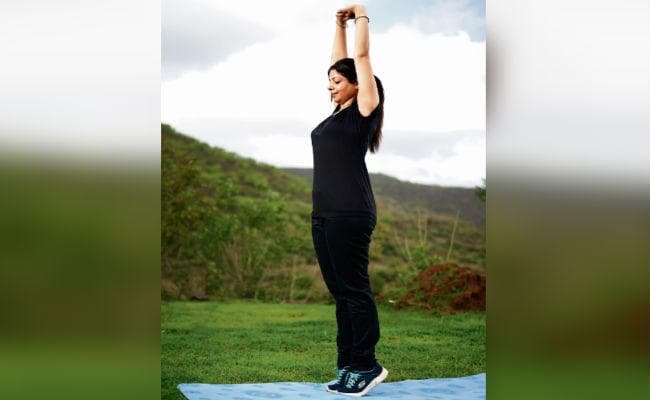 हाइट बढ़ाने के लिए करें ताड़ासन