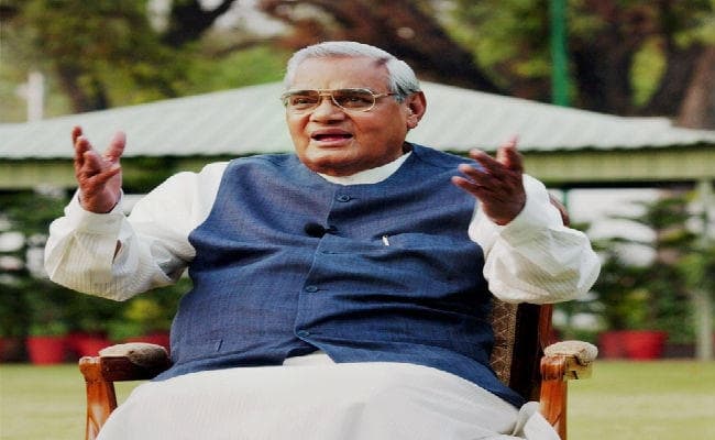 पढ़ें, भारत रत्न पूर्व प्रधानमंत्री अटल बिहारी वाजपेयी की 11 प्रमुख कविताएं