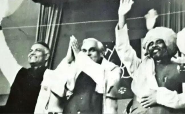 #AtalBihariVaajpayee: युगद्रष्टा अटल बिहारी वाजपेयी