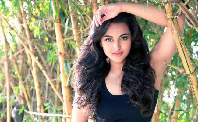 तो सोनाक्षी सिन्हा ने यहां से सीखी है एक्टिंग...! खुद बतायी यह बात