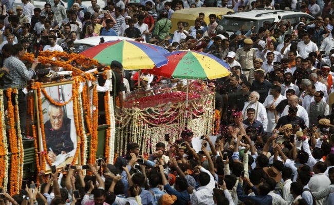 पूर्व पीएम वाजपेयी को पाकिस्तान समेत दक्षेस देशों के नेताओं ने दी अंतिम विदाई