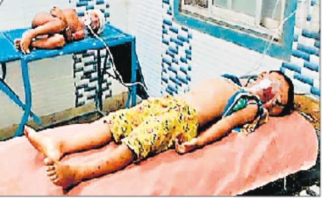 गलसी में एनएच दो पर टायर फटने से दुर्घटनाग्रस्त हुई कार, शिशु समेत तीन लोगों की मौत