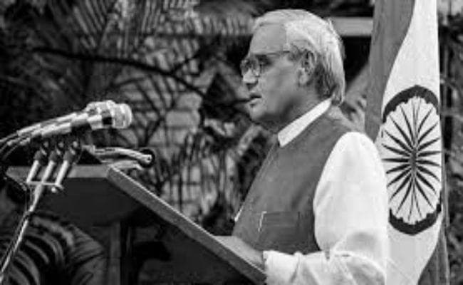पोखरण परमाणु परीक्षण के बाद 51 डिग्री के तापमान में भी अटल जी देते रहे थे भाषण