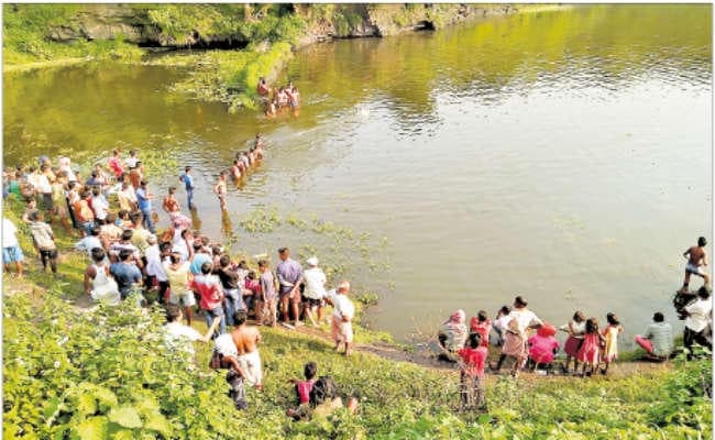 तालाब में डूबने से छात्र की मौत