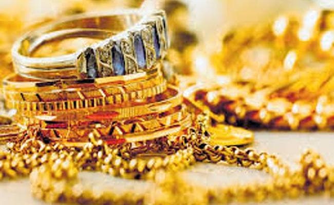 10 लाख नगदी व 1.5 लाख के गहनों पर चोरों ने किया हाथ साफ