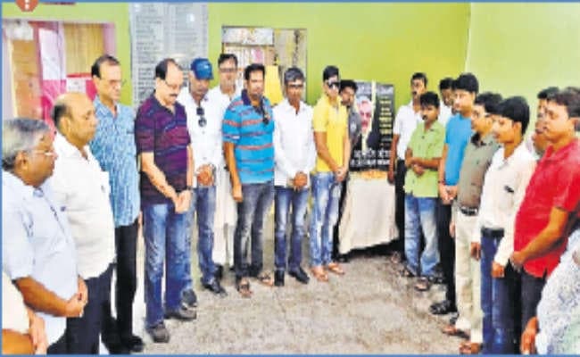 देवघर के व्यवसायियों ने पूर्व पीएम को दी अश्रुपूर्ण विदाई