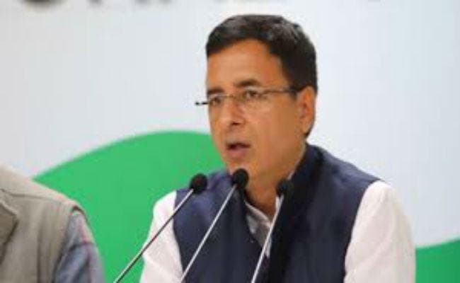 केरल के बाढ़ पीड़ितों के लिए कांग्रेस के विधायक और सांसदों ने उठाया कदम, देगे एक महीने का वेतन