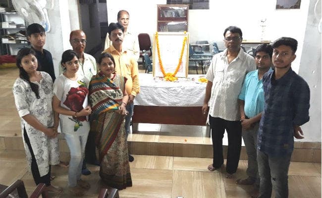 रांची : संस्कार भारती ने पूर्व प्रधानमंत्री अटल बिहारी वाजपेयी को दी भावभीनी श्रद्धांजलि