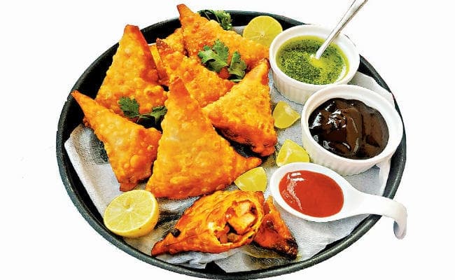 बारिश की बहार में जायके का लुत्फ