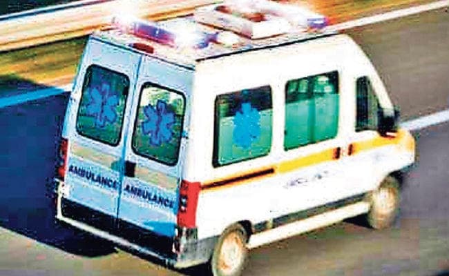 कोलकाता : ...जब परिजनों ने छात्रा के किडनी, लीवर किया दान 11 मिनट में रेड कॉरिडोर के जरिये लीवर पहुंचा पीजी से अपोलो