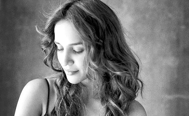 किसिंग और बोल्ड सीन नहीं कर सकती : आयशा शर्मा