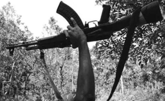 गिरिडीह : हार्डकोर नक्सली सूरज ने किया सरेंडर