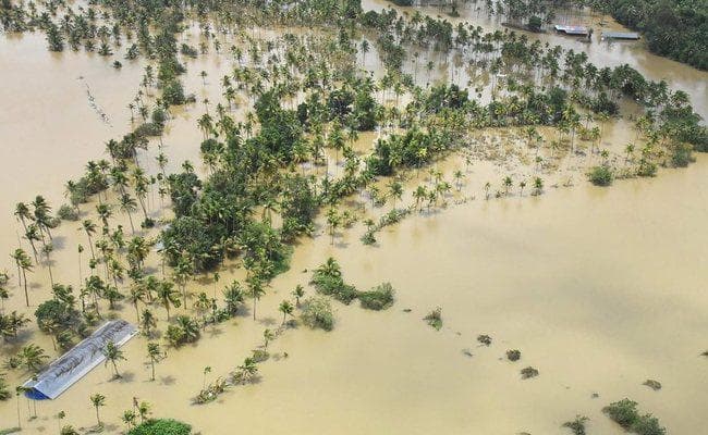 केरल में बाढ़ राहत के लिए भारतीय काॅरपोरेट जगत ने बढ़ाया मदद का हाथ
