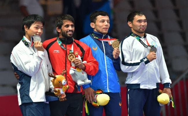 बजरंग ने अपना स्वर्ण पदक अटल बिहारी वाजपेयी को समर्पित किया