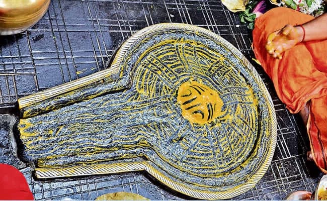 कांवर-यात्रा : बाबा बैद्यनाथ ज्योतिर्लिंग का विराट दर्शन, अंतिम सोमवारी आज