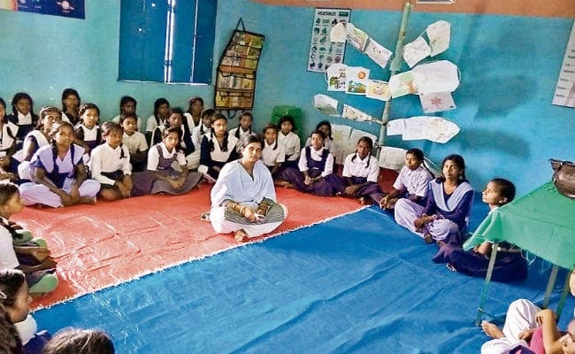 गोपालगंज : निजी स्कूलों को मात दे रहा सरकारी विद्यालय