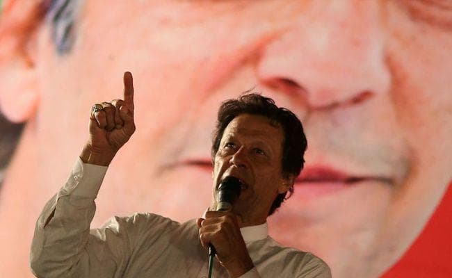 PM Residence में नहीं रहेंगे इमरान, सैन्य सचिव के तीन कमरों के आवास में हुए Shift